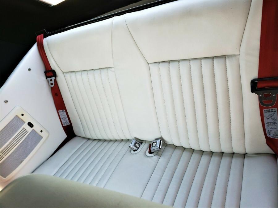 Интерьер Ford Mustang GT Convertible (66B) 1990 года  (фото 18 из 24)